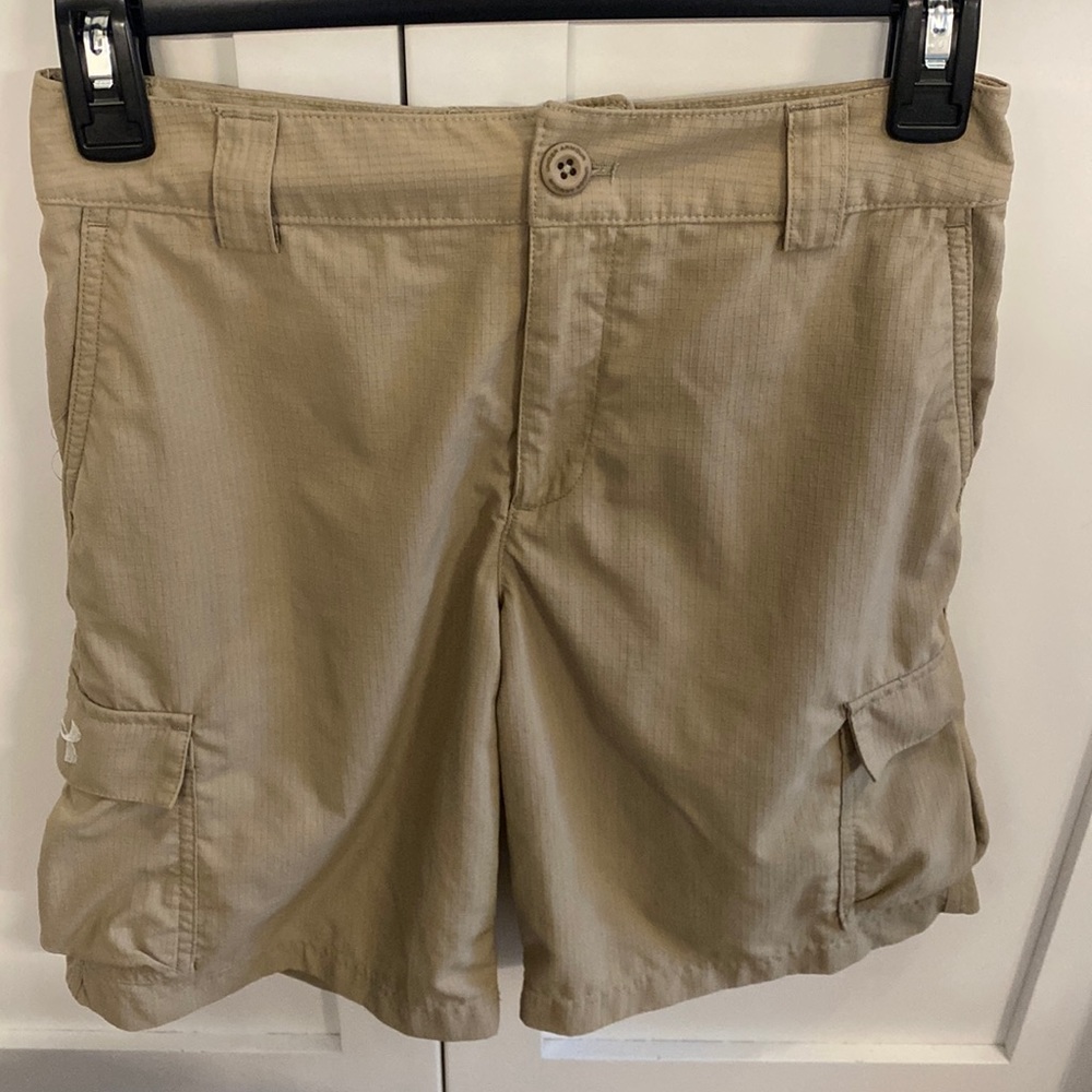Under Armour Youth Large Khaki Lightweight Cargo Shorts Adjustable Waist